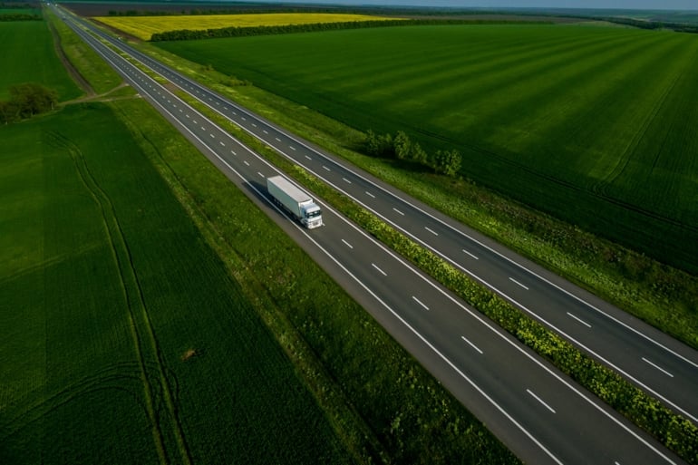 lastebil på motorvei