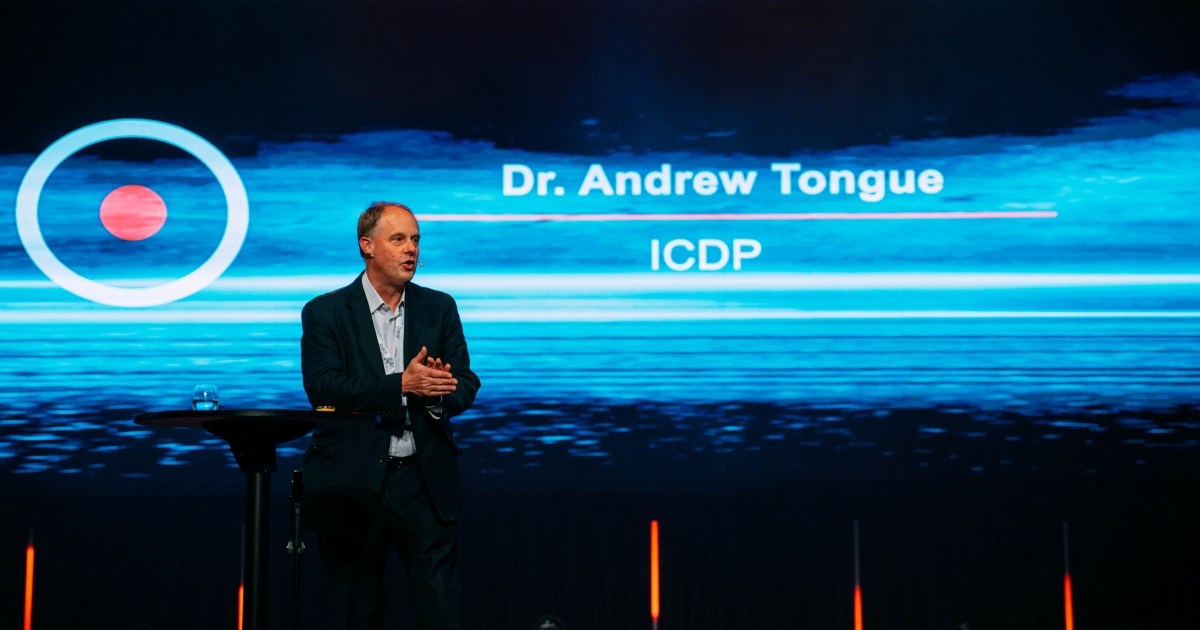 Dr. Andrew Tongue fra ICDP under sitt foredrag på Bilbransjens dager 2022.